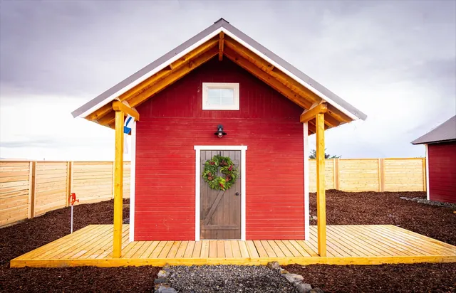 The red Löyly sauna cabin